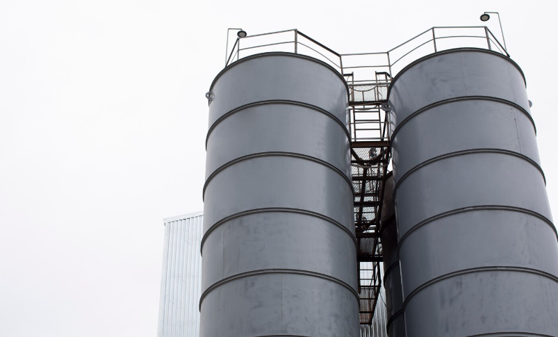 Ціна на нафту зростає на фоні конфлікту в Ірані, перевищуючи 100 доларів за барель. 1