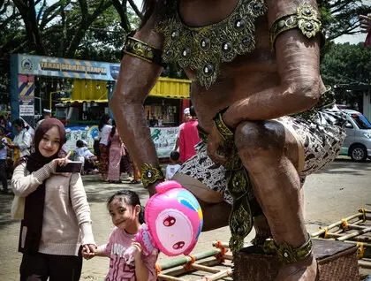 Ньєпі на Балі - на острові спалюють гігантських демонів перед Днем тиші - фото 2