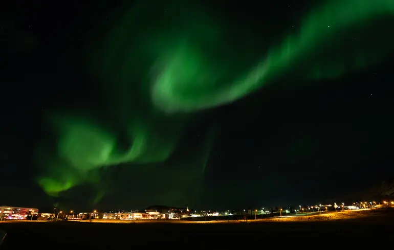 Оптимальний період для спостереження за полярними сяйвами може настати у березні 2026 року. 1