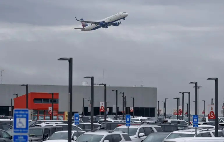 Паливна криза США - хто виживе з авіакомпаній - новини світу 1