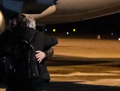 Передача двох українських військових, які перебували в полоні, Угорщині - Сійярто опублікував їхнє зображення. 3