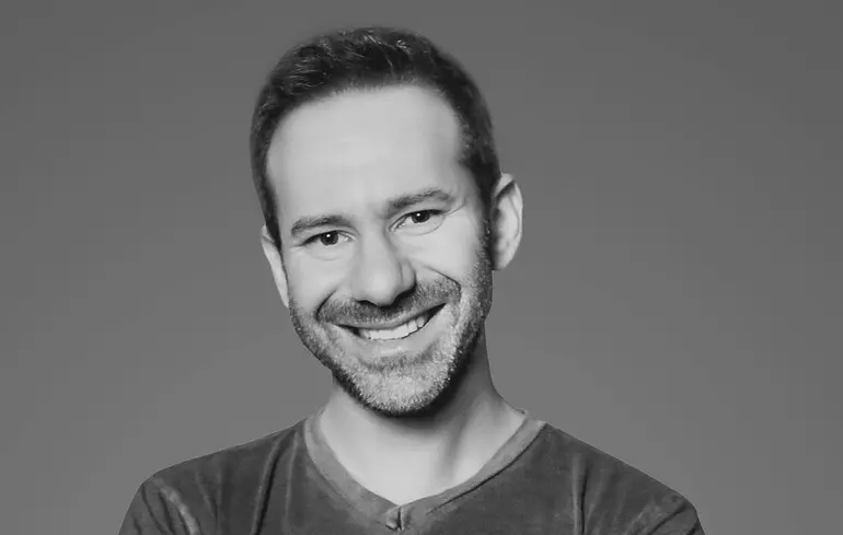 Помер засновник платформи OnlyFans Леонід Радвінський. Бізнесмен відійшов у вічність у віці 43 років через рак. 1