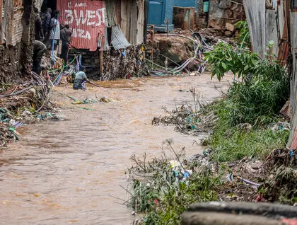 Повінь у Кенії - 45 загиблих, тривають пошукові роботи - фото 1