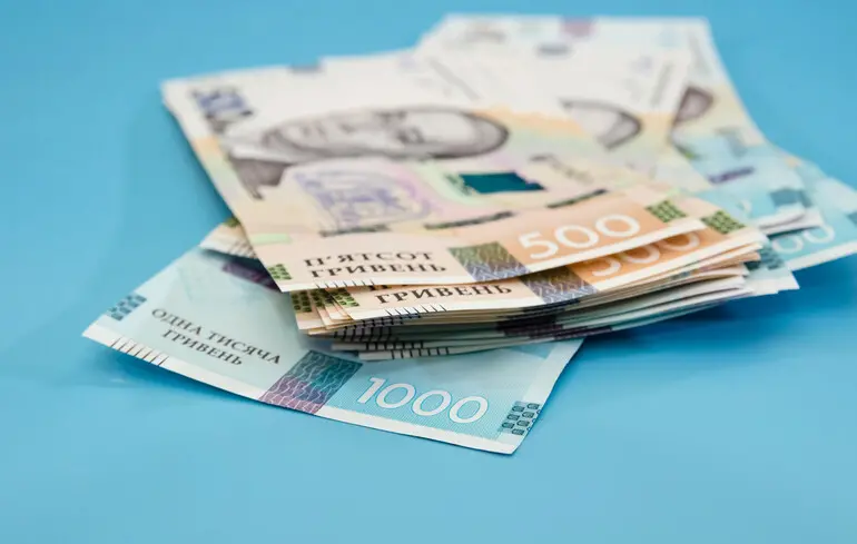 Програма єЯсла - Які має недоліки та чому не всі батьки можуть отримати виплати - новини України 1