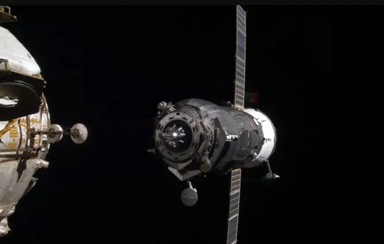 Прогрес зазнав технічної несправності під час польоту до Міжнародної космічної станції. Які обставини призвели до цього інциденту та які наслідки можуть бути від цієї ситуації? 1