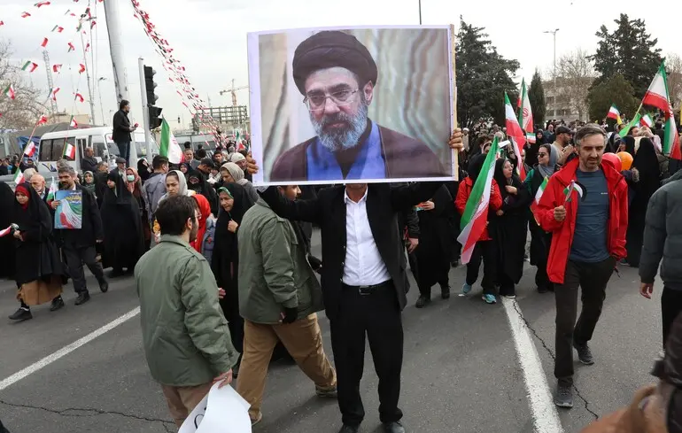 Син Алі Хаменеї був поранений, але вижив 1