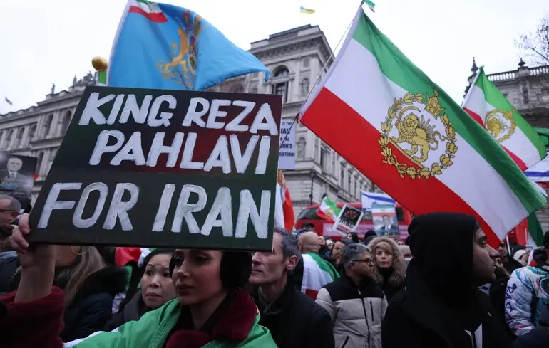 Син останнього шаха закликав Трампа та Нетаньягу бити по режиму Ірану, але не чіпати цивільні об'єкти 1