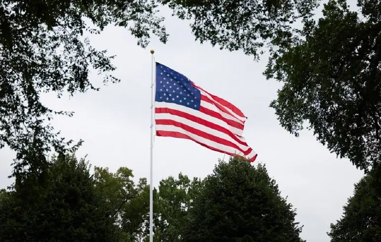 Сполучені Штати виявили контрабанду чіпів штучного інтелекту до Китаю, пов'язану з компанією Super Micro Computer. У цій справі згадуються технології компанії Nvidia. 1