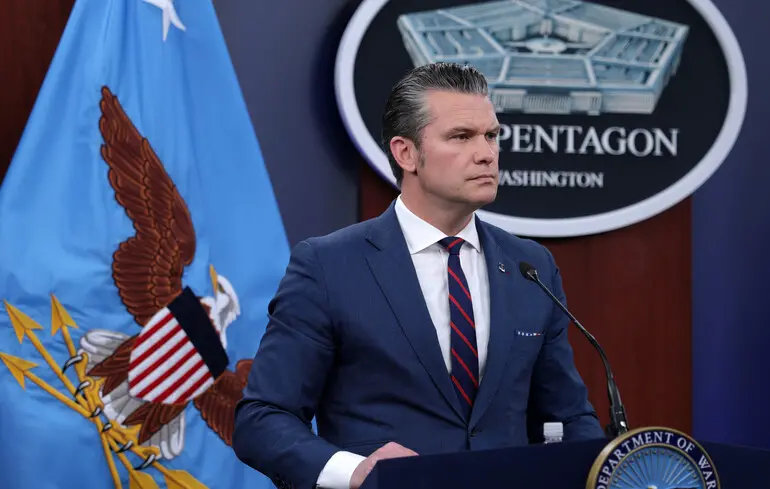 США потопили військовий корабель Ірану - Гегсет підтвердив атаку з підводного човна 1