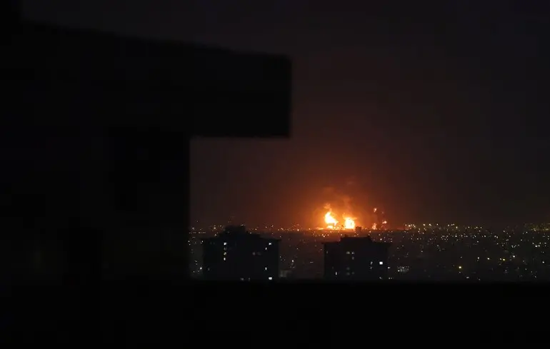 Удар Ізраїлю по Тегерану - ЦАХАЛ атакував нафтосховища та завод Шахран 1