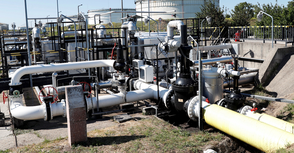 Україна не надала можливості послу Європейського Союзу Матерновій здійснити огляд пошкодженого нафтопроводу Дружба. 1