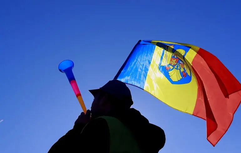 В Україні встановлено День румунської мови - указ президента. 1