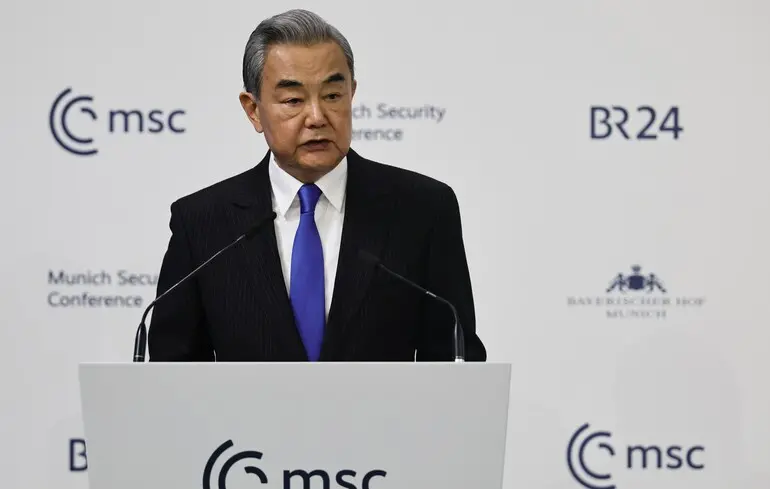 Відносини між Китаєм та США - Ван Ї хоче миру з Трампом 1