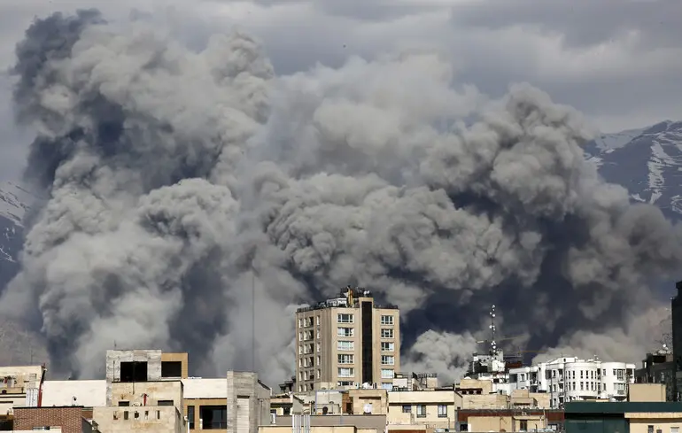 Війна проти Ірану - як удар по Тегерану вплине на постачання зброї та ціни на нафту 1