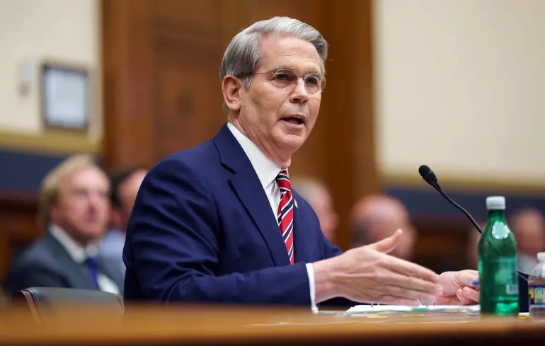 Війна США з Іраном - Бессент анонсував часткове зняття санкцій з іранської нафти 1