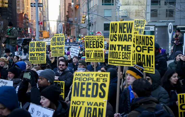 Війна в Ірані - у США люди вийшли на протести 1