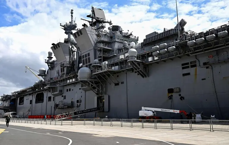 Війна з Іраном - Десантний корабель США з морськими піхотинцями прибув на Близький Схід 1