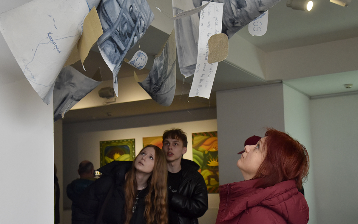 Виставка Хмарне сховище - понад 80 робіт від 64 художників представили в М17 - фото 62