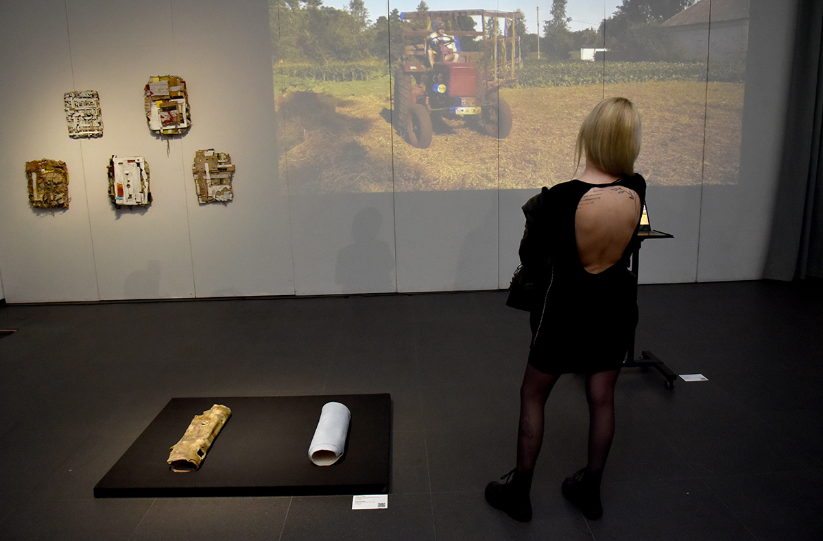 Виставка Хмарне сховище - понад 80 робіт від 64 художників представили в М17 - фото 64