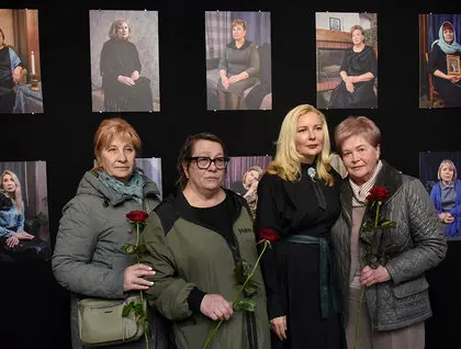 Виставка Хмарне сховище - понад 80 робіт від 64 художників представили в М17 - фото 39