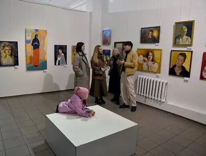 Виставка «Жіночий портрет» - у Києві представили понад 300 робіт художників з усієї України - фото 37