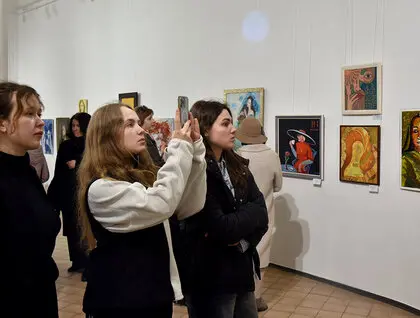 Виставка «Жіночий портрет» - у Києві представили понад 300 робіт художників з усієї України - фото 30