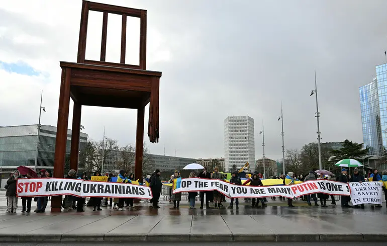Завершення конфлікту в Україні - більшість громадян України не вірять у можливість переговорів між Україною, США та Російською Федерацією. 4