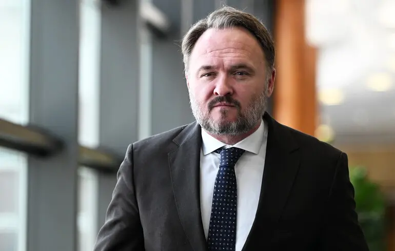 Енергетична криза у Європі - Єврокомісія закликає працювати з дому та економити пальне 1