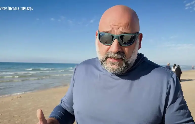 Міндіч звернувся до Железняка з вимогою виплатити 200 гривень як моральну компенсацію у зв'язку з відеоматеріалом, що стосується його корупційних схем. 1