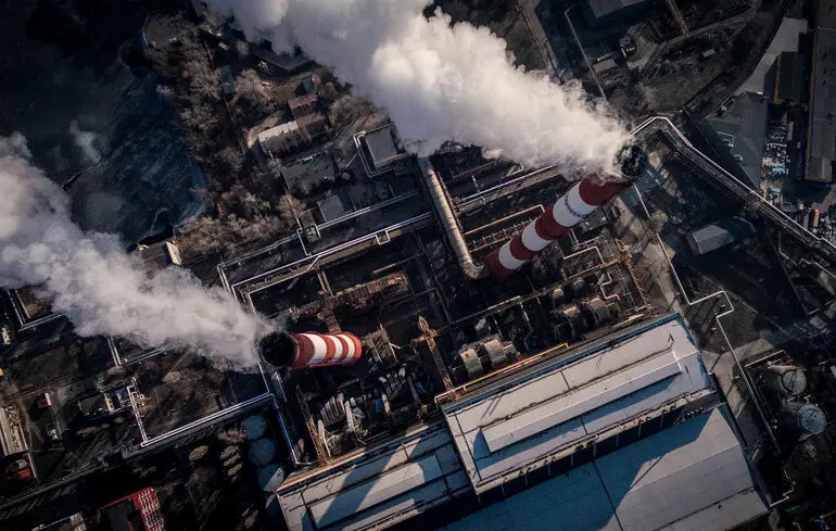 Зменшення викидів у Китаї вплинуло на клімат: танення морського льоду сповільнилося, проте процес глобального потепління прискорився. 1