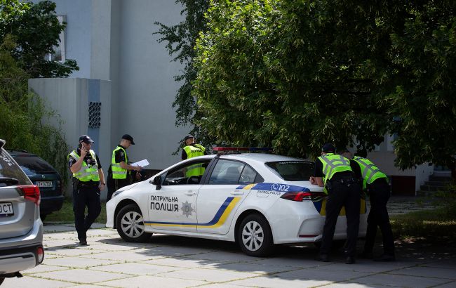 14 травня в Одесі сталося напад на правоохоронців, коли цивільні намагалися звільнити чоловіка з рук співробітників Служби захисту цивільного населення. 1