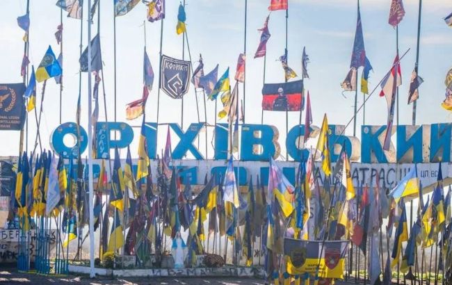 6 травня Орехівська стела зазнала обстрілу (фото) 6 травня Орехівська стела зазнала обстрілу (фото) 1