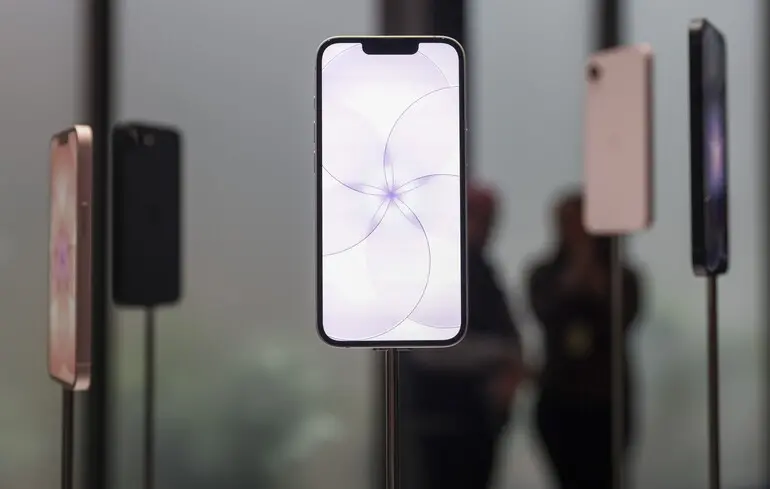 Apple перенесла дату виходу iPhone 18 на 2027 рік. Це стало відомо в новинах технологій. Apple перенесла дату виходу iPhone 18 на 2027 рік. Це стало відомо в новинах технологій. 1