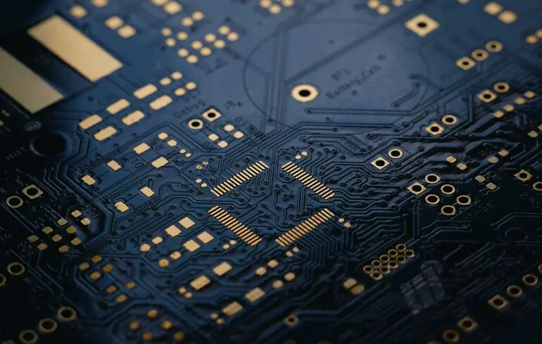 Apple уклала угоду з Intel щодо виготовлення чіпів для своїх гаджетів. Переговори тривали більше року. Apple уклала угоду з Intel щодо виготовлення чіпів для своїх гаджетів. Переговори тривали більше року. 1