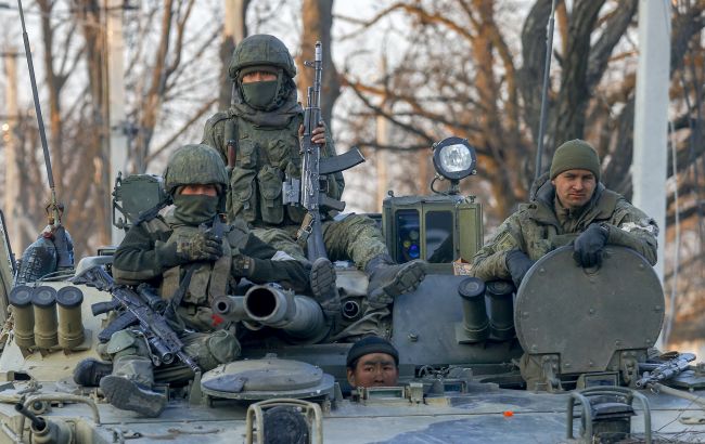 Бої за Покровськ тривають – Російська Федерація перекинула до міста танкову дивізію, а в Гришиному продовжуються стрілецькі зіткнення. Бої за Покровськ тривають – Російська Федерація перекинула до міста танкову дивізію, а в Гришиному продовжуються стрілецькі зіткнення. 1