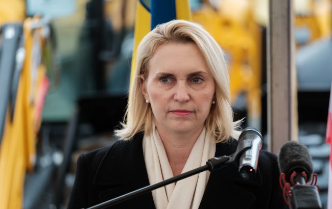 Бринк повідомила, що Трамп залишив без охорони посольство США в Україні у 2025 році. 1