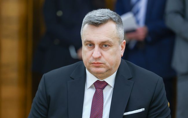 Данко проти Фіцо - партія в Словаччині виступає проти підтримки України. Данко проти Фіцо - партія в Словаччині виступає проти підтримки України. 1