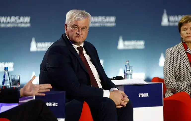 Для завершення конфлікту потрібна зустріч між Зеленським та Путіним, зазначив Сибіга. 1