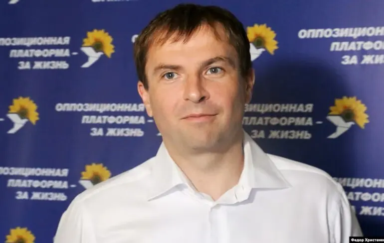 Федір Христенко, після укладення угоди зі слідством, знаходиться під охороною Служби безпеки України. 1