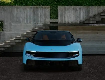 Ferrari презентувала свій перший електричний автомобіль Luce, розроблений колишнім головним дизайнером Apple Джоні Айвом. 7