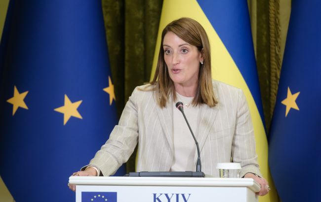 Голова Європейського парламенту Роберта Мецола закликала розпочати переговорні кластери щодо вступу України до Європейського Союзу. 1
