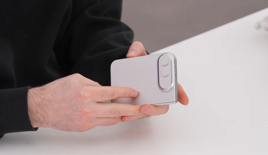 iPhone Ultra - перші зображення складного смартфона від Apple. 2