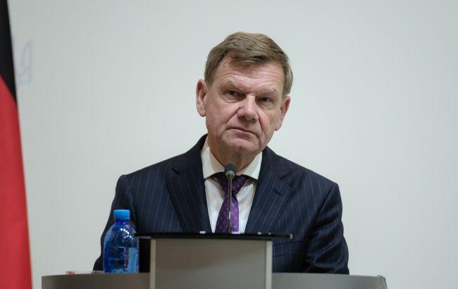 Іран має відмовитися від ядерної зброї, зазначили в Міністерстві закордонних справ Німеччини. Іран має відмовитися від ядерної зброї, зазначили в Міністерстві закордонних справ Німеччини. 1