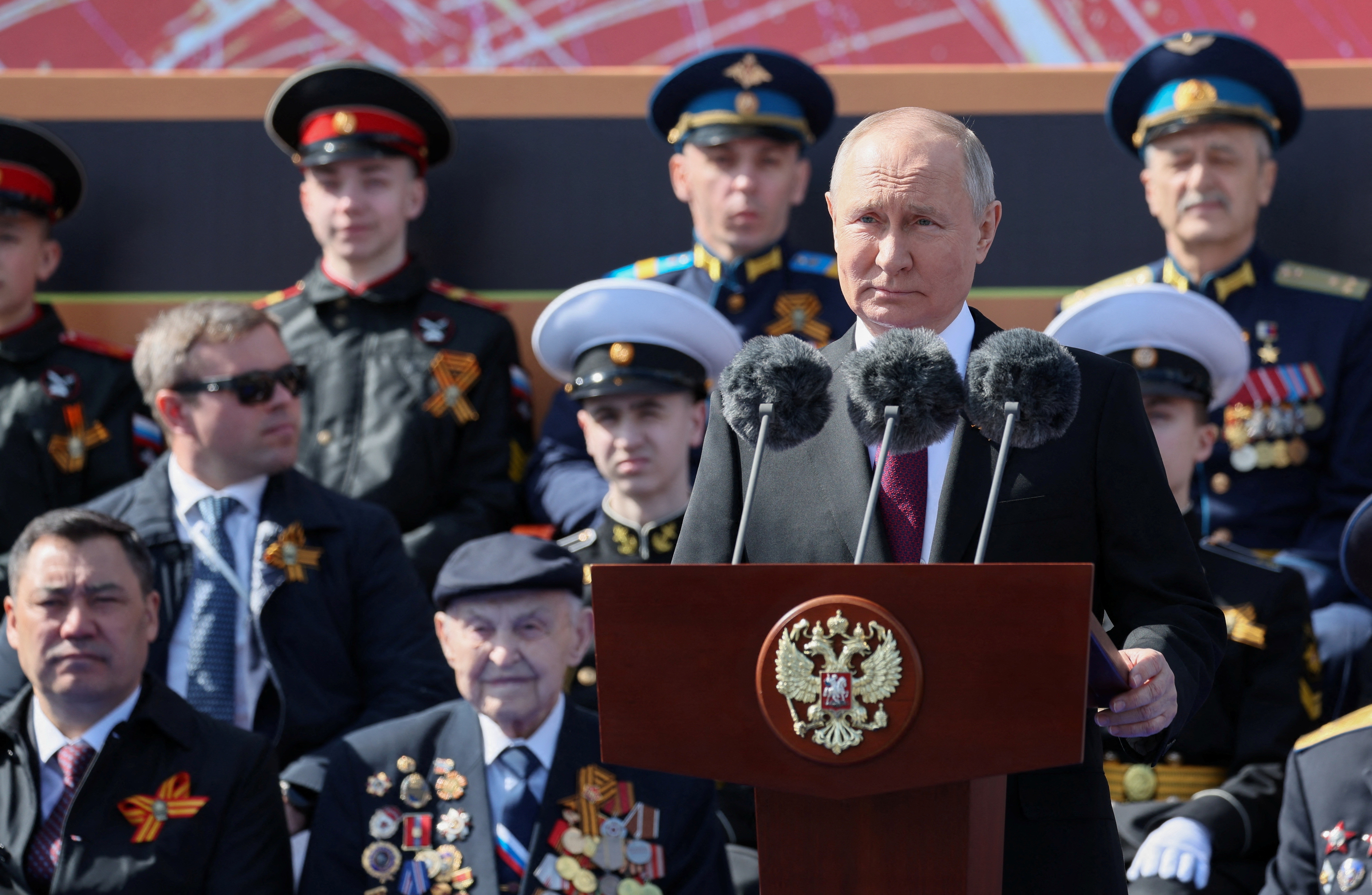 Існує інтрига, чи візьме Україна участь у параді параної, - Саакян Існує загадка щодо того, чи братиме Україна участь у параді параної, - зазначив Саакян. 1