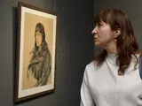 Картини з Херсона, які дивом залишилися неушкодженими від рук окупантів, були представлені у Києві. 24