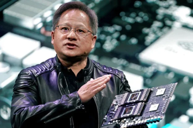 Керівник Nvidia прибув до Китаю разом із Дональдом Трампом з метою відновлення продажу чипів H200. 1