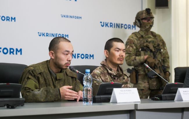 Китайські громадяни беруть участь у конфлікті проти України на боці Росії - Пекін оприлюднив заяву та нагадав про їхні права. Китайські громадяни беруть участь у конфлікті проти України на боці Росії - Пекін оприлюднив заяву та нагадав про їхні права. 1
