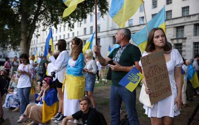 Київ звернувся до Європейського Союзу з проханням надати інформацію про українців, які перебувають під тимчасовим захистом. Які кроки планує вжити влада? Київ звернувся до Європейського Союзу з проханням надати інформацію про українців, які перебувають під тимчасовим захистом. Які кроки планує вжити влада? 1