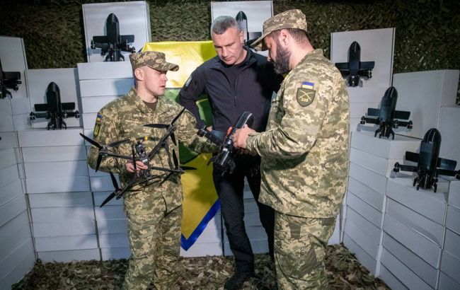 Київський міський голова Віталій Кличко повідомив про передачу безпілотників для Збройних сил України. 1