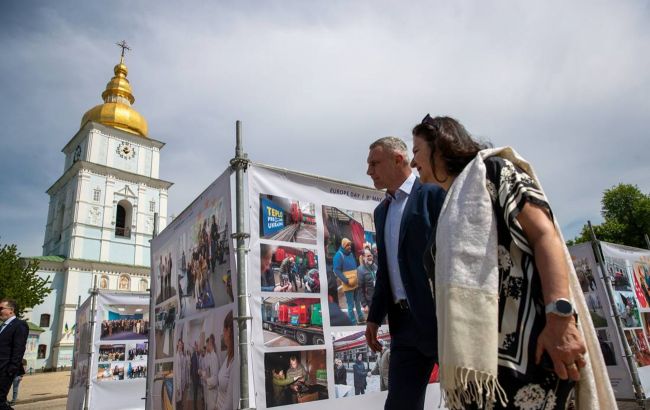 Кличко у Києві відкрив виставку "Україна - Європа" за участю іноземних послів. Кличко у Києві відкрив виставку "Україна - Європа" за участю іноземних послів. 1
